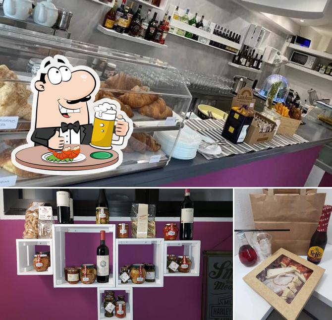 Puoi prenderti un rinfrescante bicchiere di birra chiara o scura