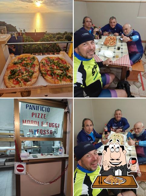 Scegli una pizza a Pizzeria Al Fosso - Mordi e Fuggi