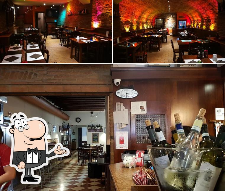 Gli interni di Osteria 2 Draghi