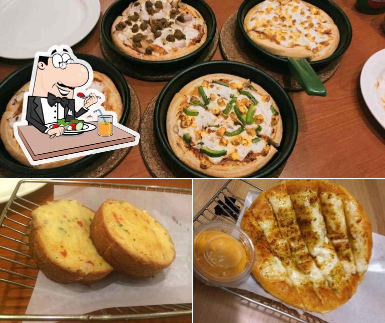 Meals at Pizza Hut Newtown, Kolkata
