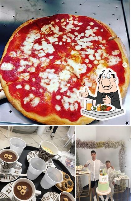 La cibo e interni del ristorante