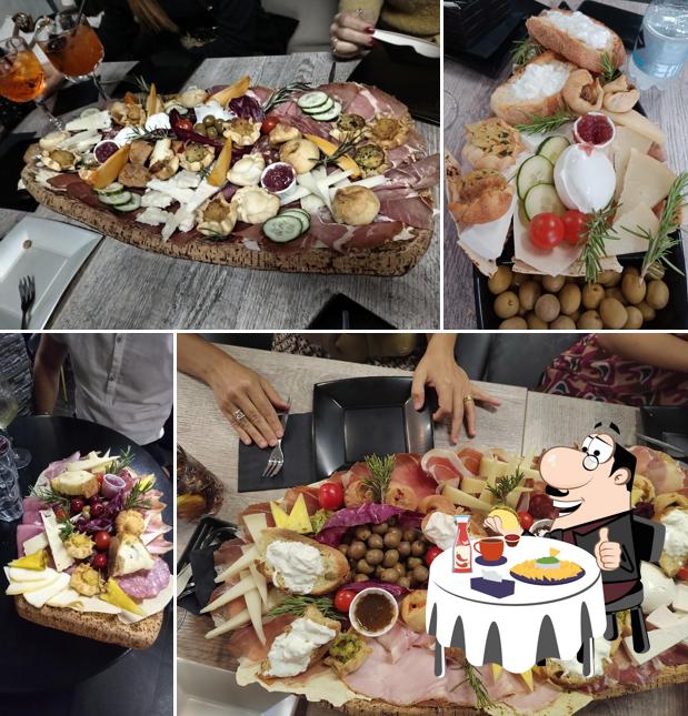 Piatto di formaggi al Scream Coffee and Drink