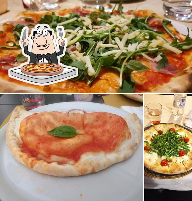 Scegli una pizza a Taverna Del Borgo Da Felice