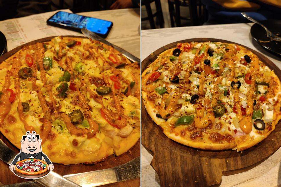 Pick pizza at Yummy Bitee