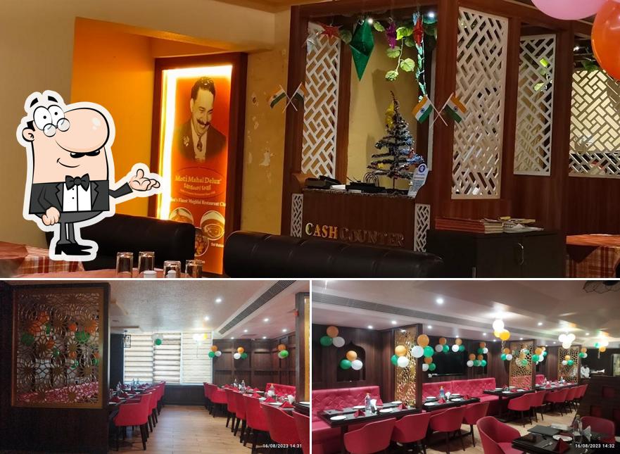 Check out how Moti Mahal Delux Tandoori Trail looks inside