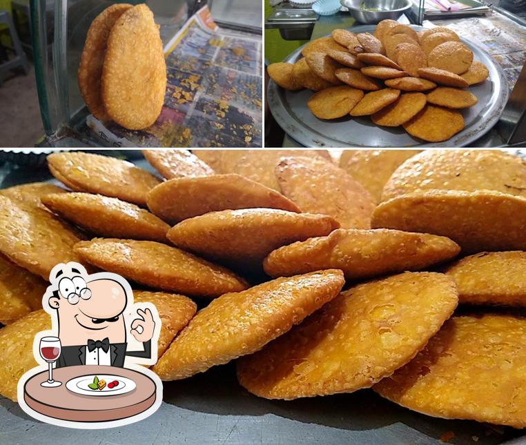 Food at Shegaon prasidh kachori