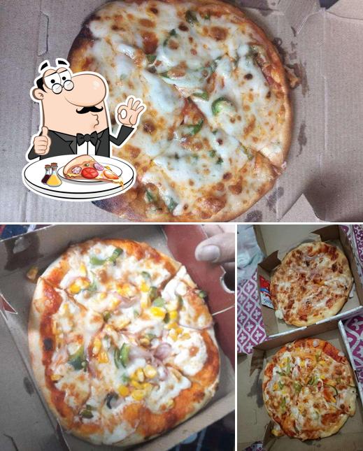 Try out pizza at The veg king
