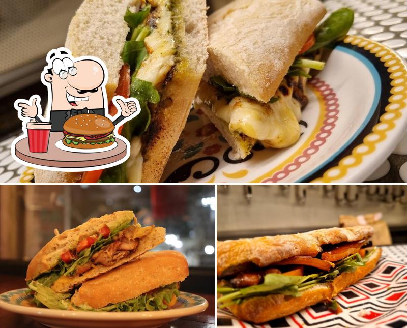 Experimente um hambúrguer no Tap Tap Bar e Cervejaria