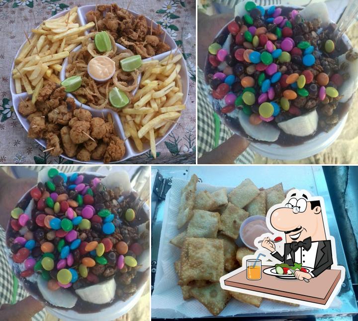 Comida em Barraca da Bia