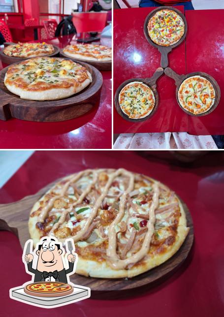 Order pizza at Laziz Pizza
