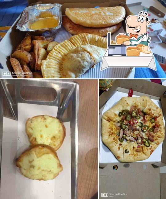 Garlic bread at Pizza Hut Baner, Pune
