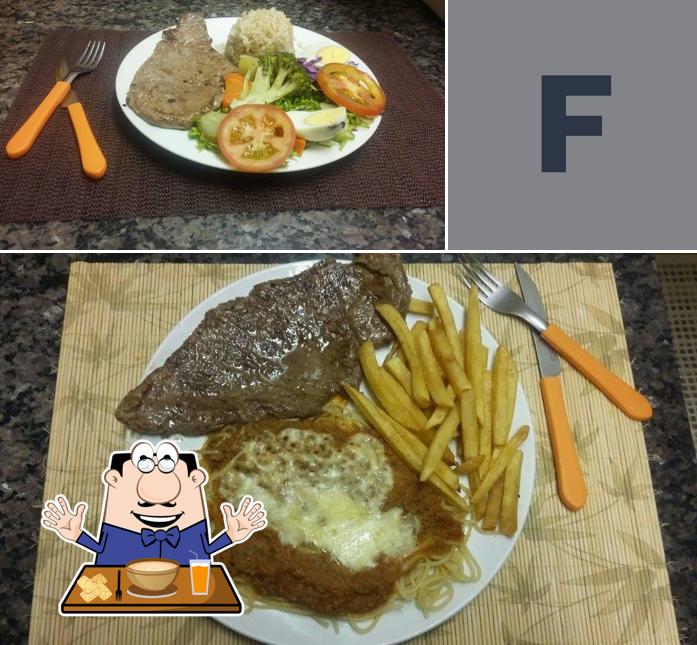 Platos en Fast Fry Chicken