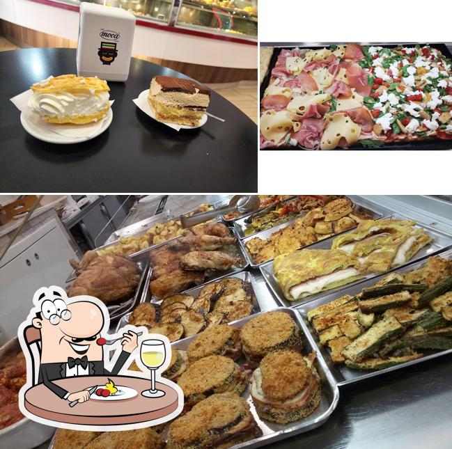 Platti al Pizzeria Pollo D'Oro Srl