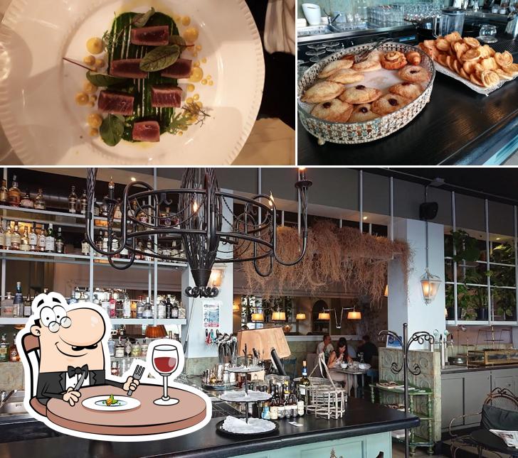 Platti al Angelina Cafe'