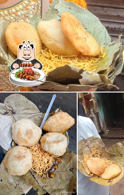 Vada pav at Changani Club Kachori