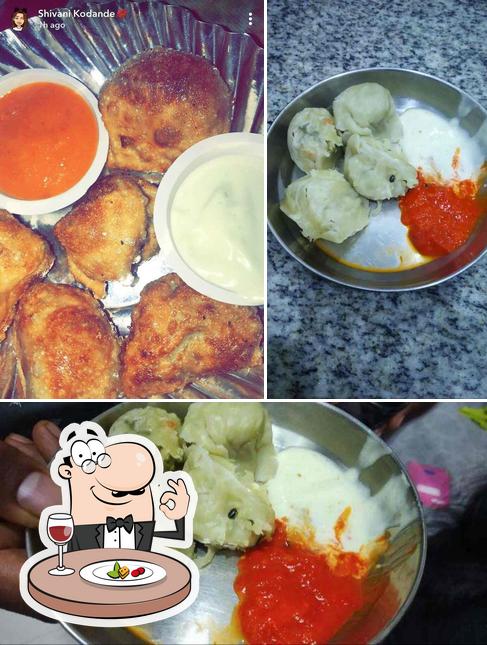 Eaat street momo hut