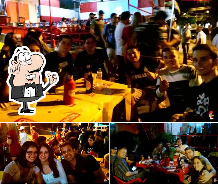 Veja imagens do interior do Frango e Rango Restaurante e Bar