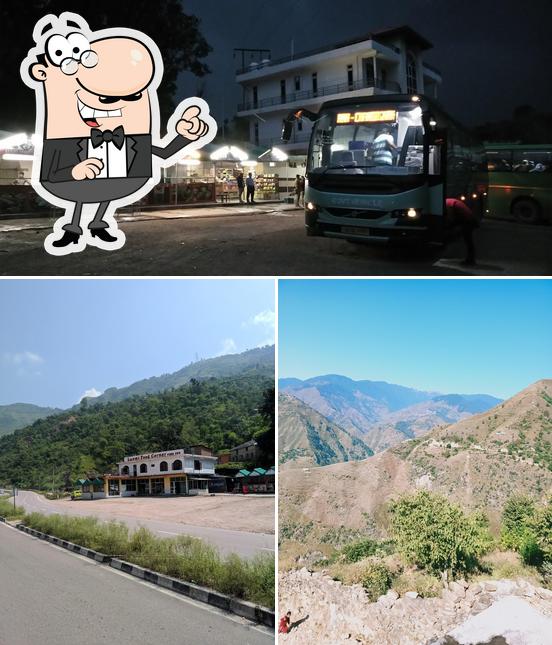 Check out how Luxmi Dhaba looks outside
