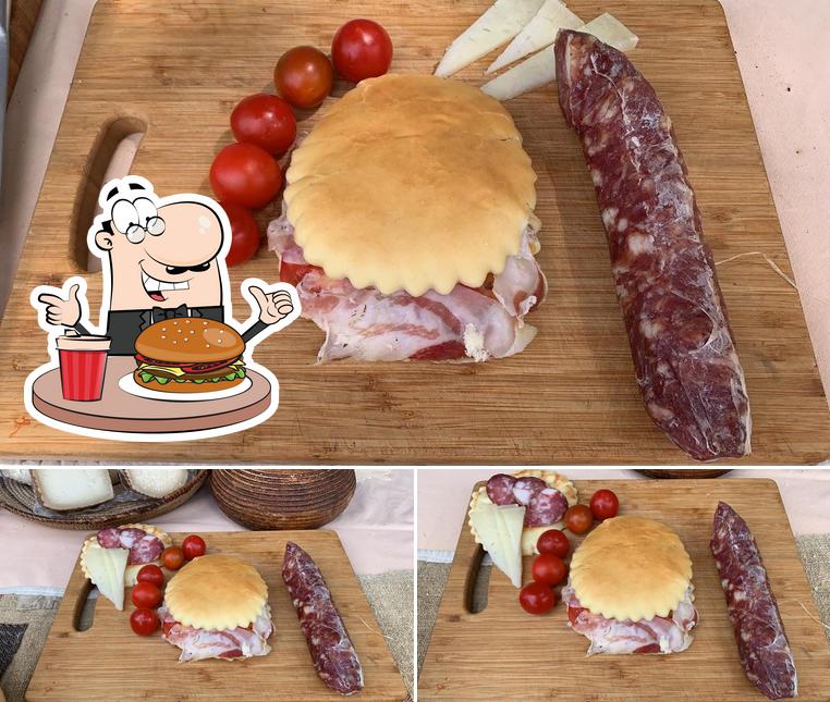 Prova un hamburger a Gustos de Orgosolo pratobello 1969