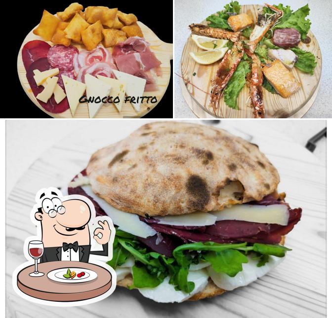 Cibo al Lady Phrozen - Pizzeria/Gastronomia d'Asporto