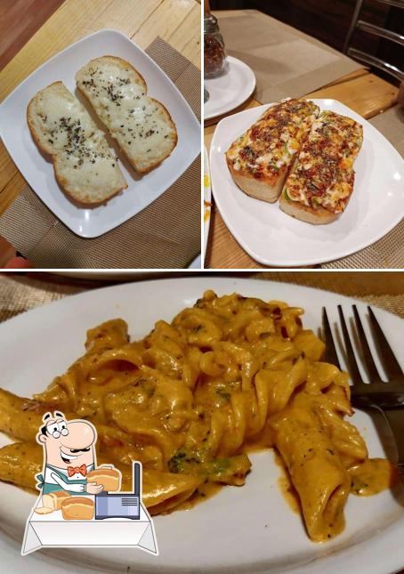 Garlic bread at Sicilia Point (Italian restaurant). Pure Veg
