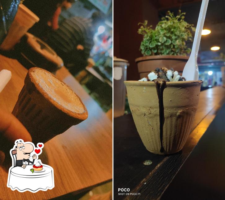 The coffee corner & food court provides a selection of desserts