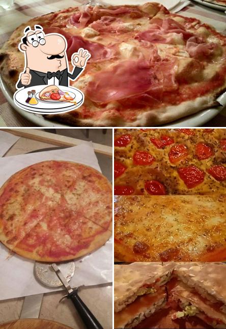 Scegli una pizza a Pizzeria Anch'io!