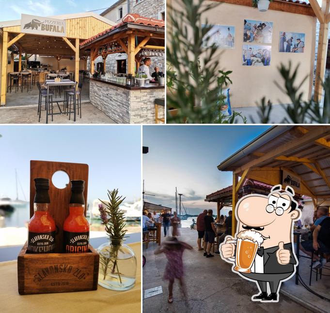 Puoi prenderti un rinfrescante bicchiere di birra chiara o scura