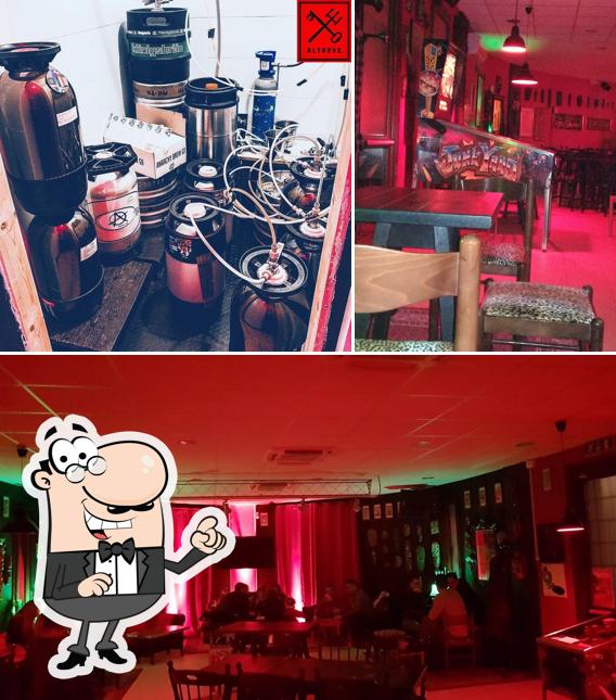 La esterno e tavolo da pranzo del ristorante