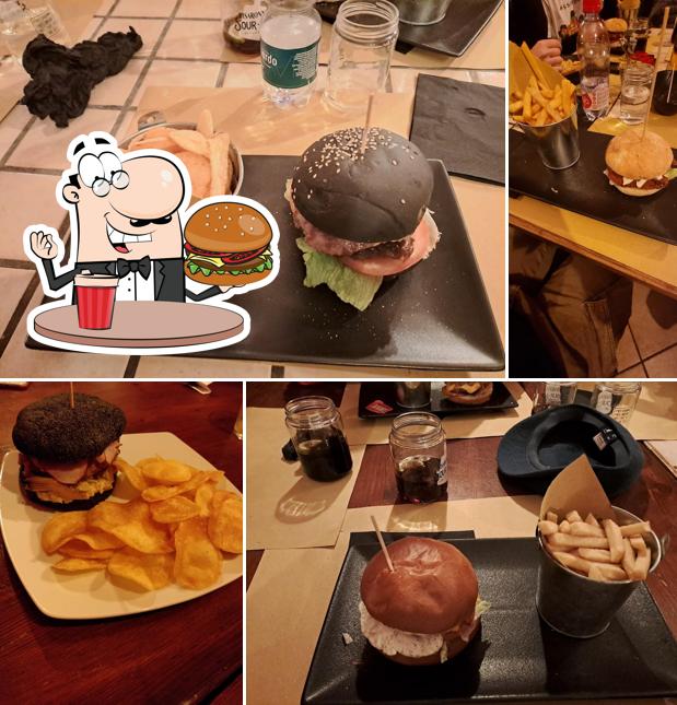 Ordina un hamburger a Jolly Pub