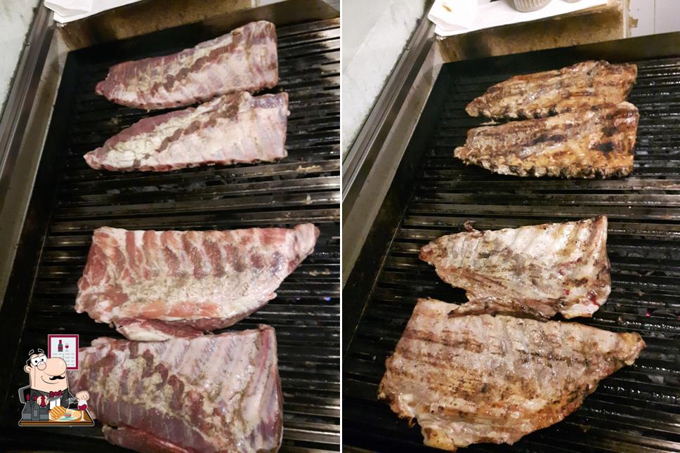 Ordina i piatti di carne a Fly Over Bridge