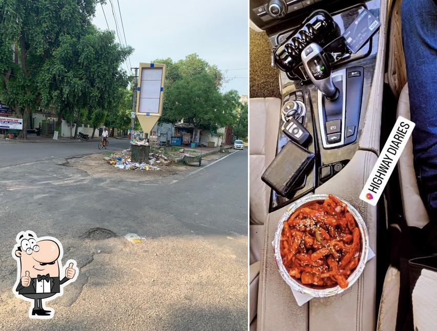 Look at this photo of Bapu nagar, jaipur