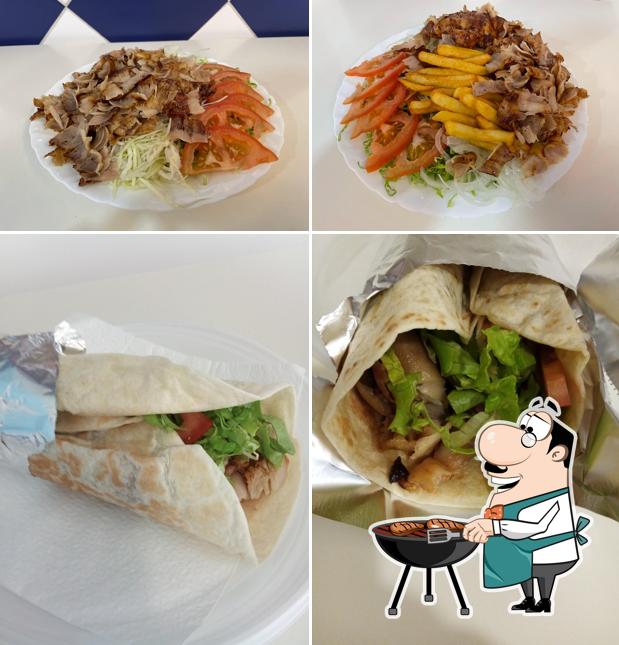 Ordina i piatti di carne a Unità Kebab di Kenan Kocyigit