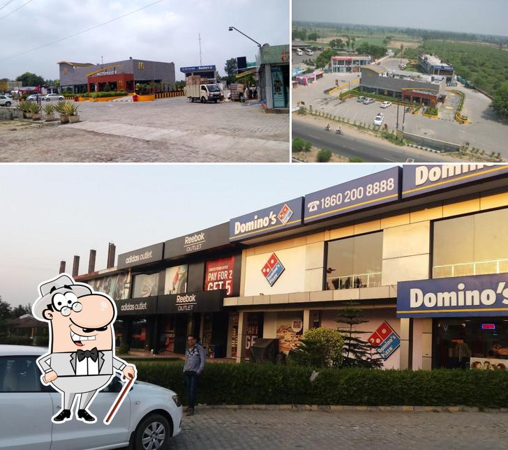 You can get some fresh air at the outside area of Domino's Pizza Gata Sankhya, Chaubara