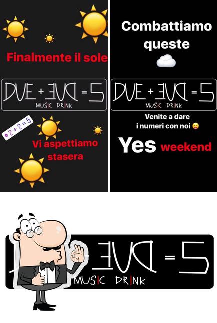 Ecco una foto di 2 + 2 = 5