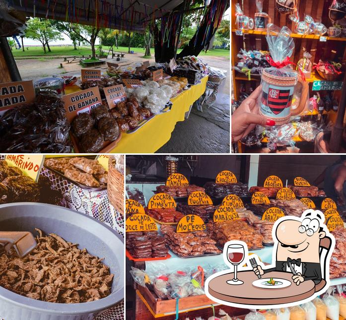 Cocadas e chocolate da Regina(Barraca Recanto do Farol)