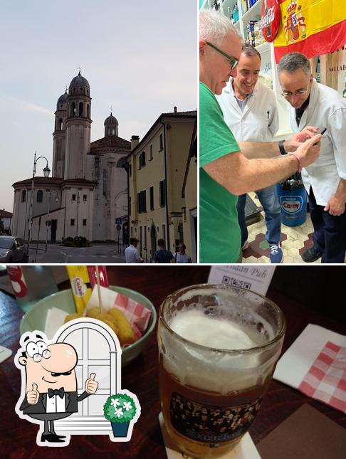 La esterno e cibo del ristorante