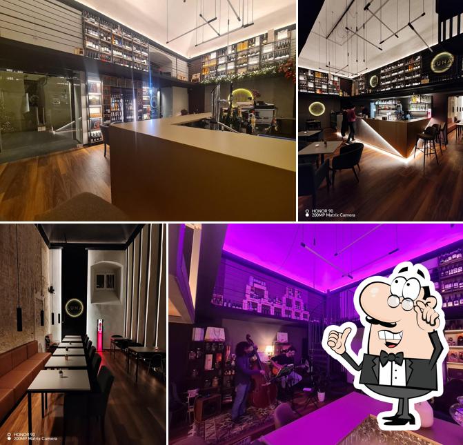 Gli interni di Luna Enoteca