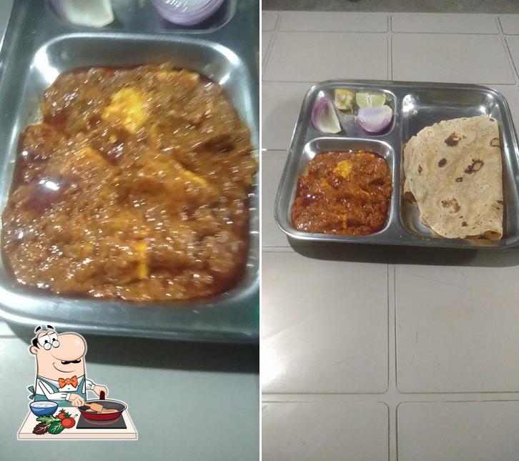 Chicken curry at Shri Swami Samarth Bhojanalay