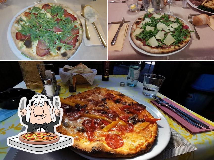 Ordina tra le svariate varianti di pizza