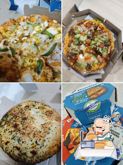 Garlic bread at Domino's
