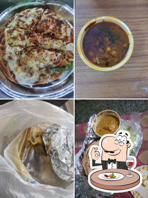 Food at Manoj's Kake Di Hatti