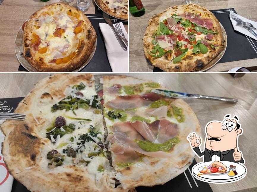 Prenditi una pizza a Comes Pizza e Cucina Portici