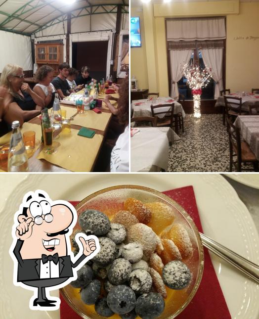 La immagine della interni e cibo di Pizzeria Senza Tante Musse