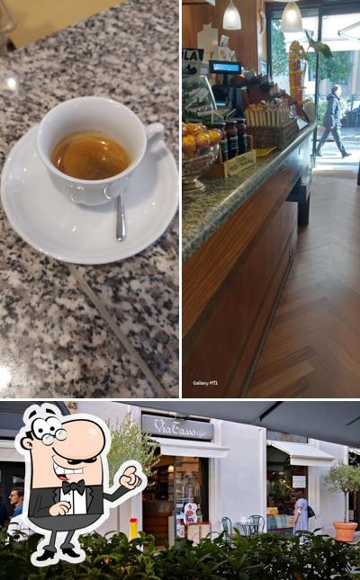 Dai un'occhiata agli interni di Via Tasso Café