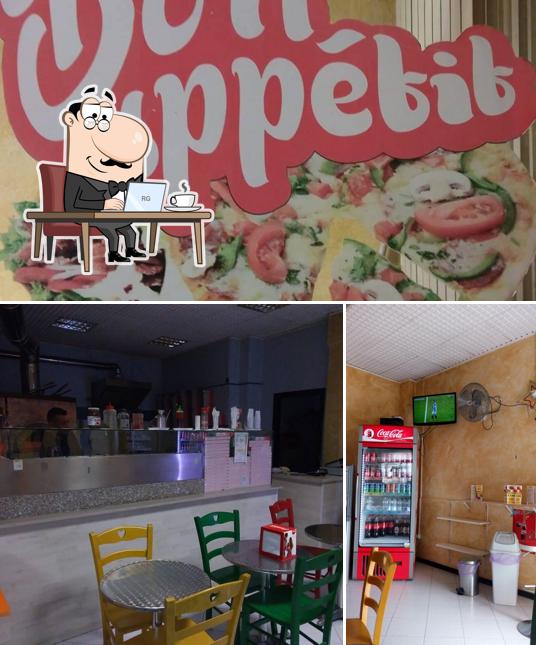 La interni e cibo del ristorante
