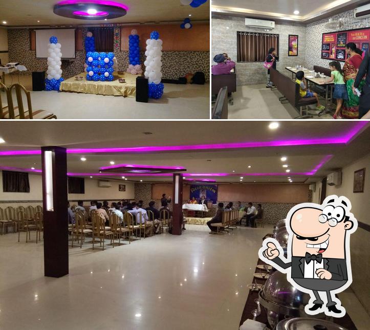Check out how Hotel Uma Sutam (Restaurant and Banquet) looks inside