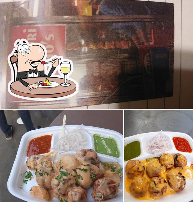 The picture of food and interior at Tandoori momos