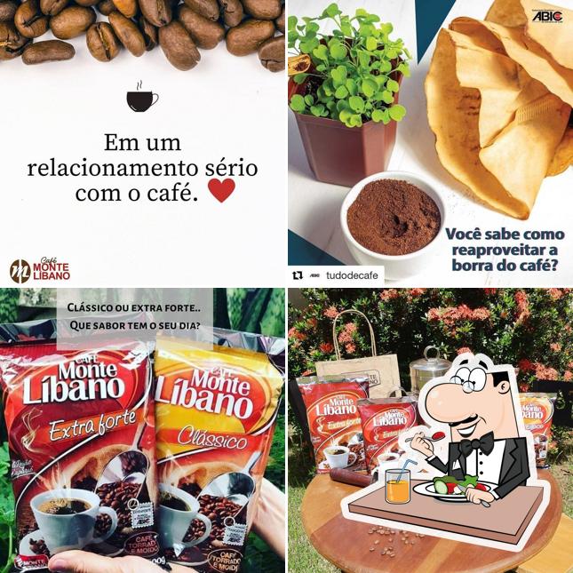 Comida em Café Monte Líbano