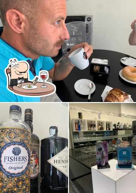 Questa è la foto che mostra la cibo e bevanda di BILLIE GIN